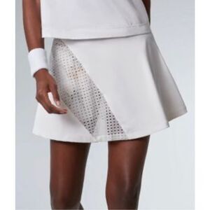 Tuckernuck White and Fresh Buds Perforated Tennis Skirt, Med $100 F30